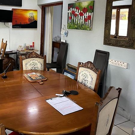 Sleepers Villa Guesthouse Polokwane Luaran gambar